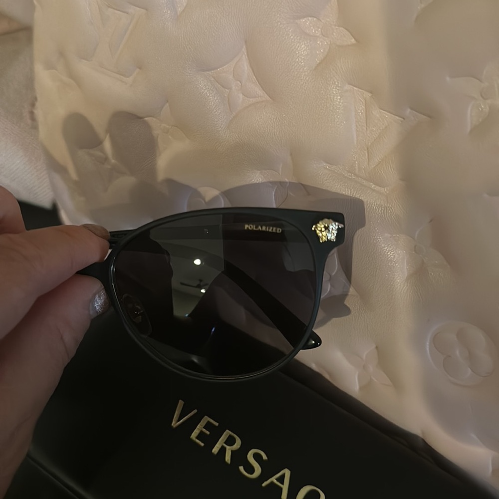 Authentic Versace sunglasses - Picture 2 of 2